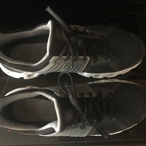 On cloud grey size 10 worn 3 times